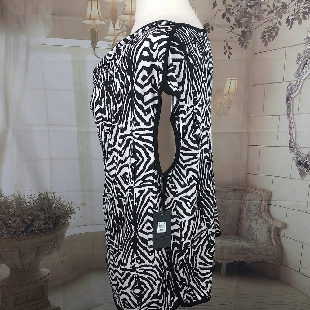 ❤️6 items for $30 sale!!❤️ Vince Camuto Animal Print Blouse - Picture 2 of 5
